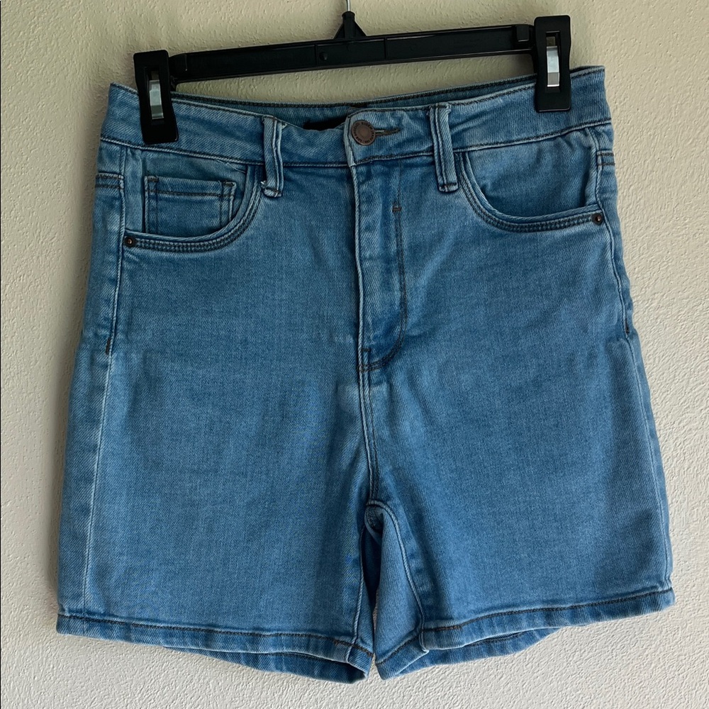 Risen Medium Wash Denim Women's Shorts Size Small
